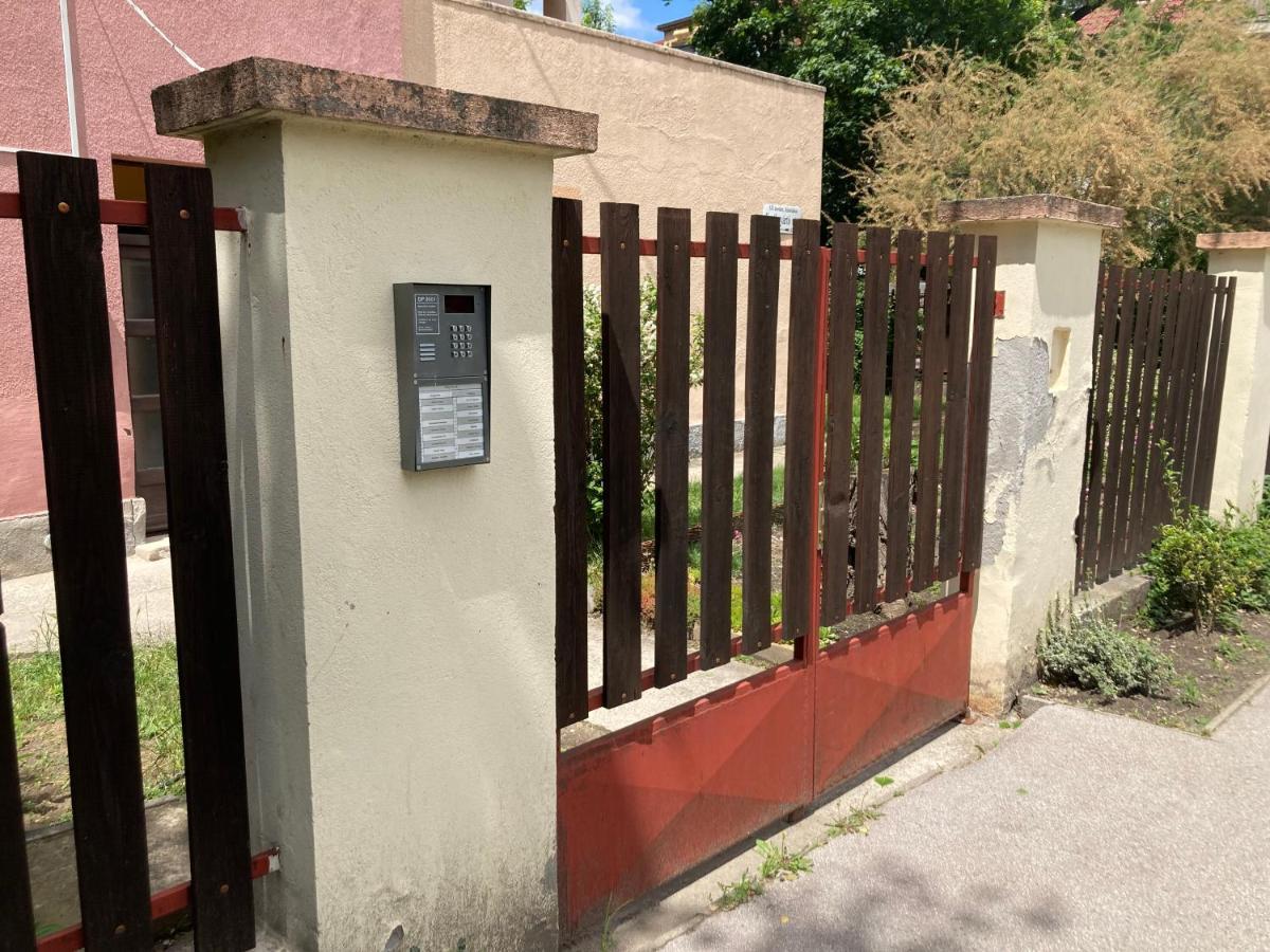 Roland Apartmant Zuglo Budapest Exterior foto
